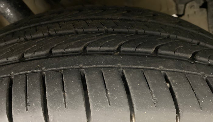 2020 MG HECTOR SHARP DCT PETROL, Petrol, Automatic, 11,765 km, Right Front Tyre Tread