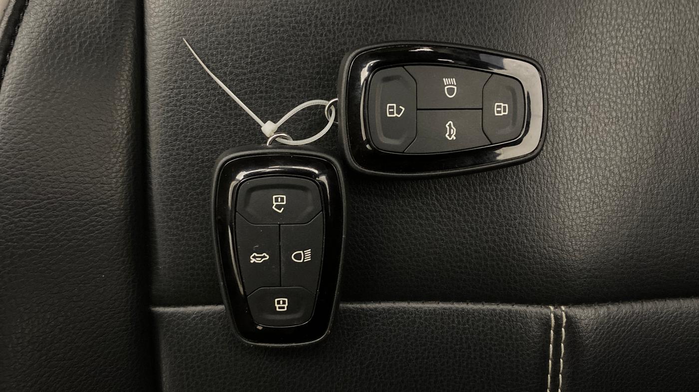 2024 Tata PUNCH Creative Plus AMT, Petrol, Automatic, 20,797 km, Key Close Up