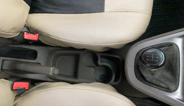 2015 Hyundai i10 MAGNA 1.1, Petrol, Manual, 33,554 km, Gear Lever