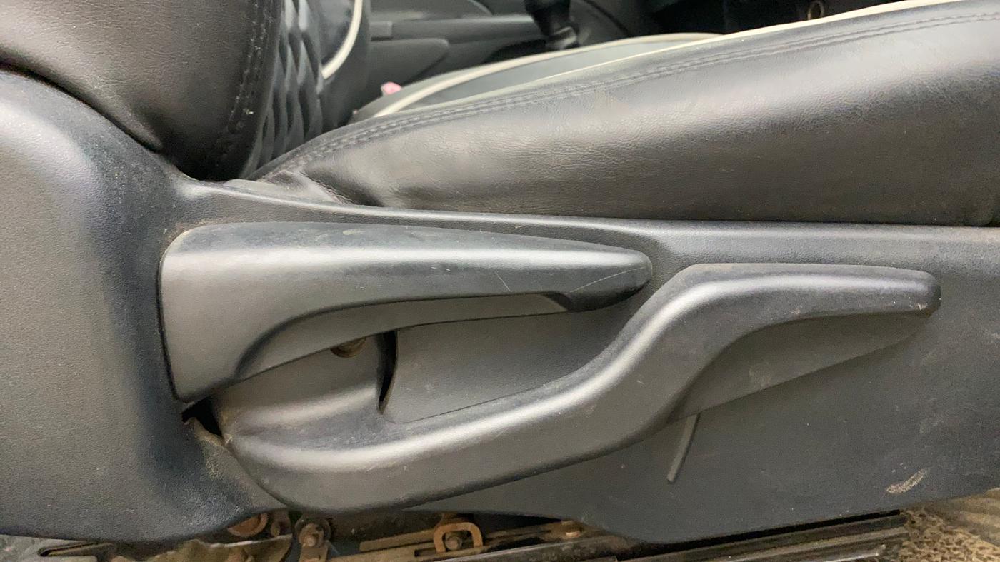 2013 Toyota Etios G, Petrol, Manual, 1,29,839 km, Driver Side Adjustment Panel