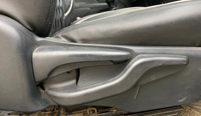 2013 Toyota Etios G, Petrol, Manual, 1,29,814 km, Driver Side Adjustment Panel