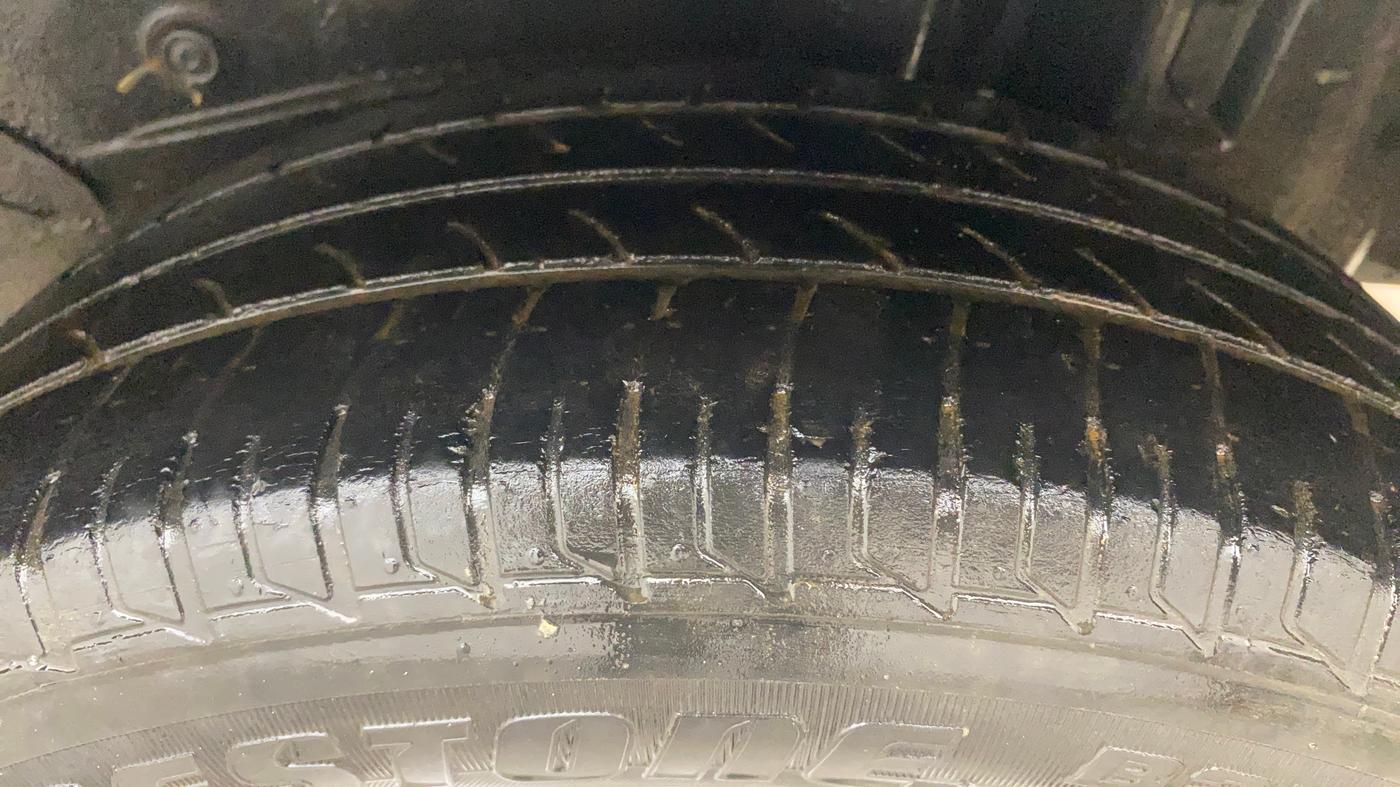 2013 Toyota Etios G, Petrol, Manual, 1,29,839 km, Left Rear Tyre Tread