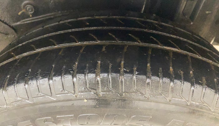 2013 Toyota Etios G, Petrol, Manual, 1,29,814 km, Left Rear Tyre Tread