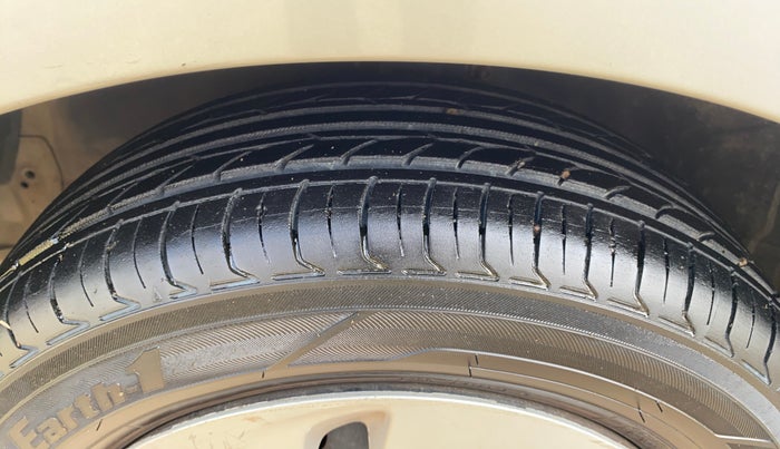 2015 Maruti Celerio VXI, Petrol, Manual, 1,12,464 km, Left Front Tyre Tread