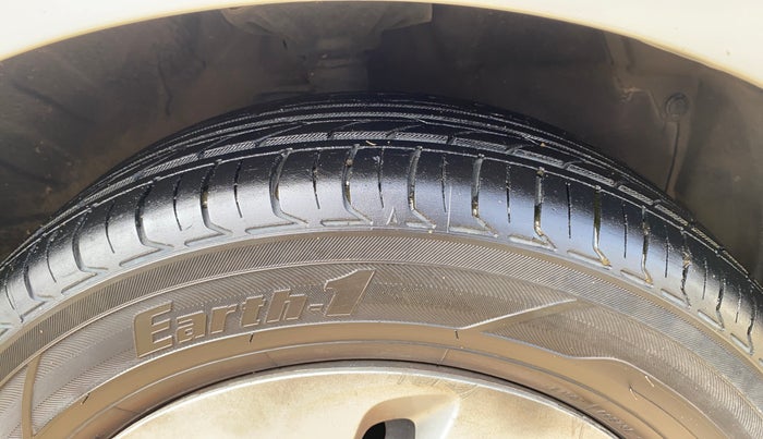 2015 Maruti Celerio VXI, Petrol, Manual, 1,12,464 km, Right Front Tyre Tread