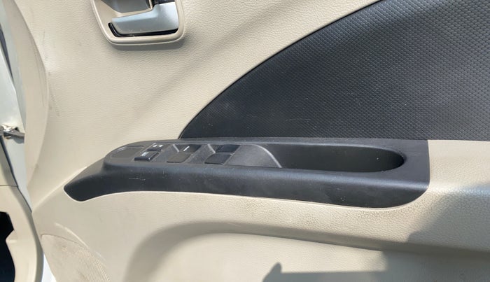 2015 Maruti Celerio VXI, Petrol, Manual, 1,12,464 km, Driver Side Door Panels Control