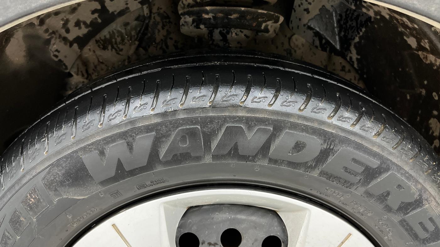 2024 Mahindra XUV 3XO MX3 1.2 L TCMPFi, Petrol, Manual, 46,914 km, Left Front Tyre Tread