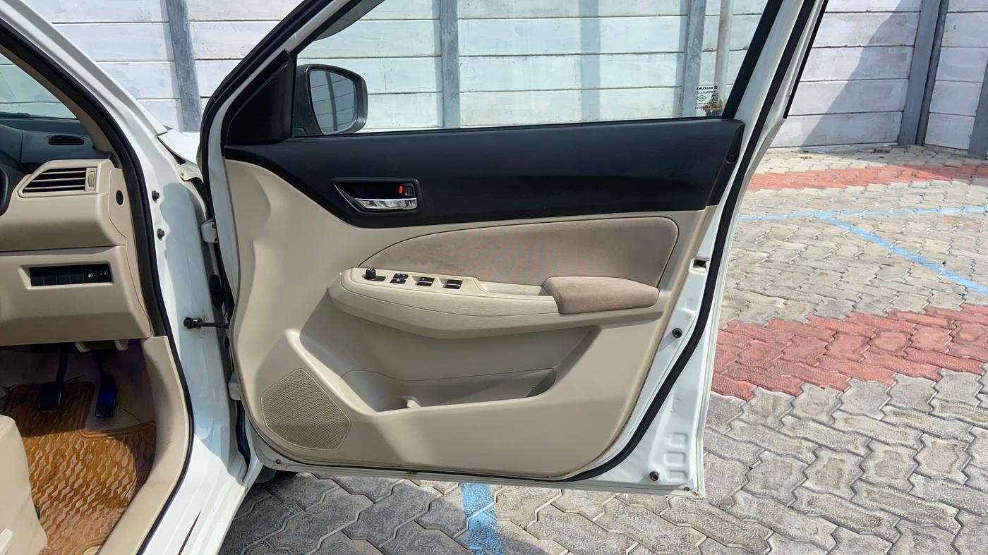2019 Maruti Dzire VDI, Diesel, Manual, 1,15,270 km, Driver Side Door Panels Control
