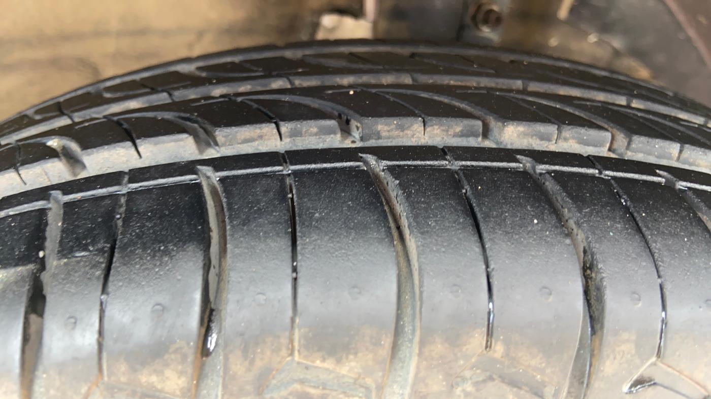 2019 Maruti Dzire VDI, Diesel, Manual, 1,15,270 km, Right Front Tyre Tread
