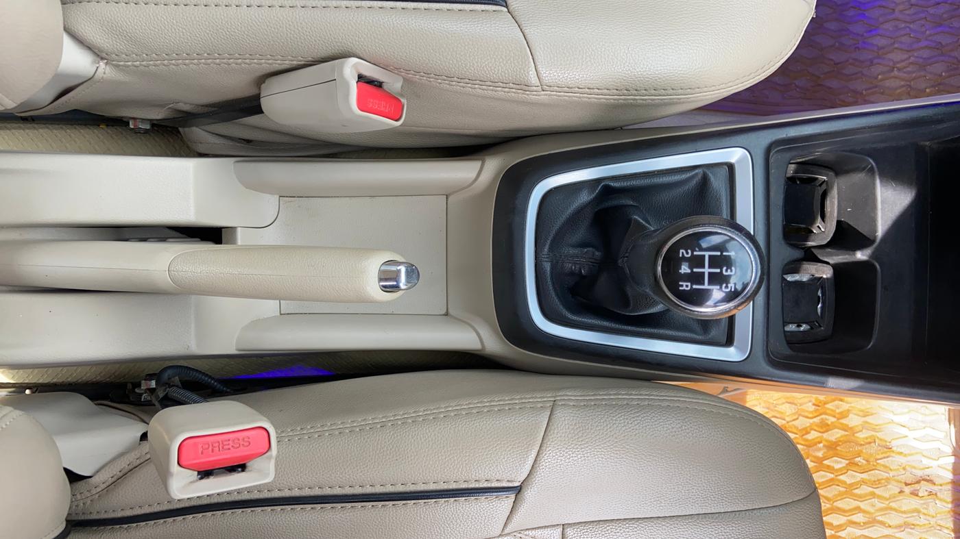 2019 Maruti Dzire VDI, Diesel, Manual, 1,15,270 km, Gear Lever