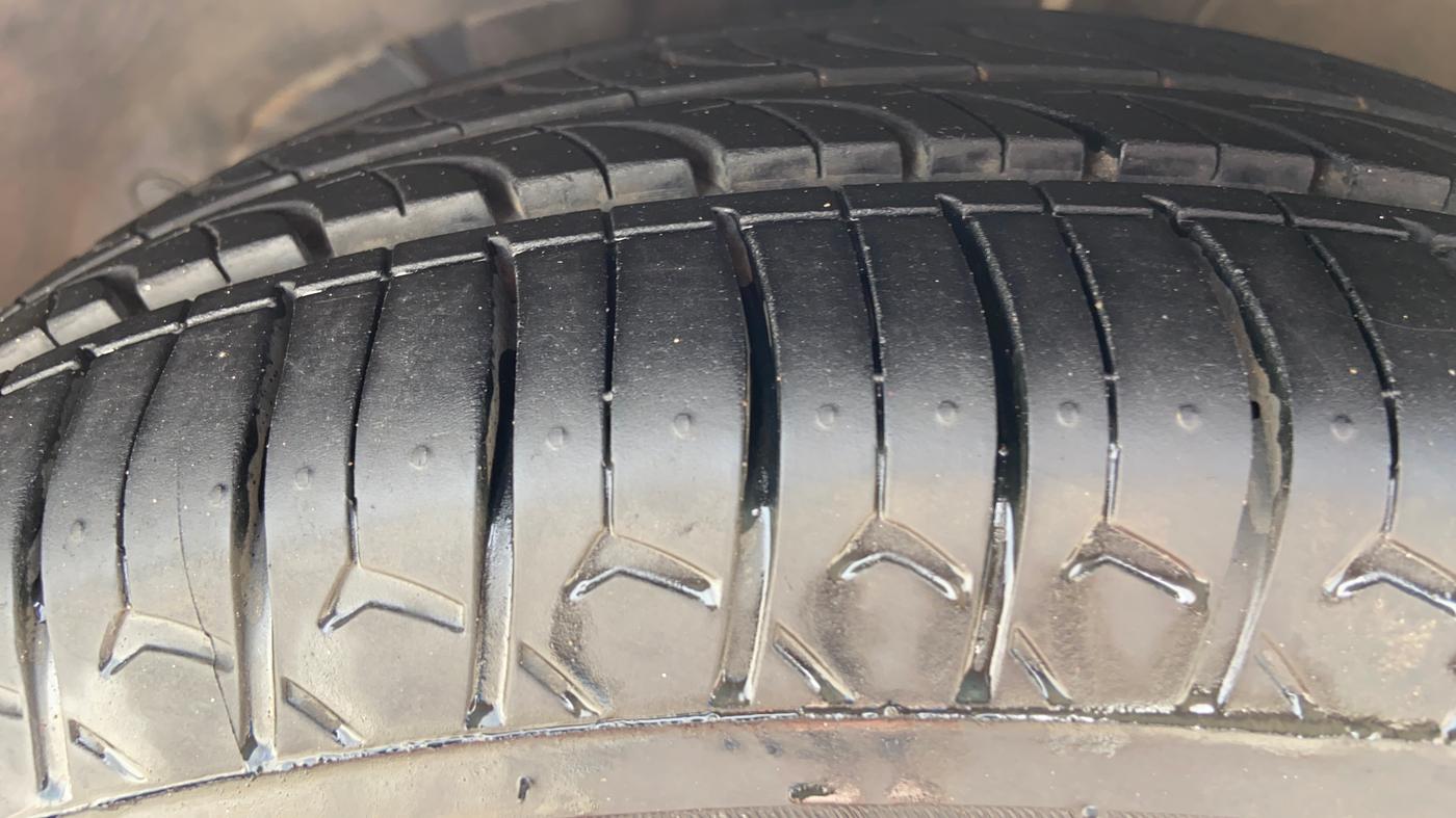2019 Maruti Dzire VDI, Diesel, Manual, 1,15,270 km, Left Front Tyre Tread