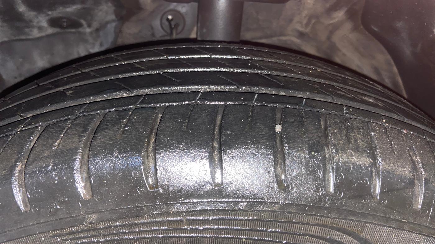2021 MG HECTOR PLUS SHARP 1.5 PETROL TURBO CVT 6-STR, Petrol, Automatic, 41,127 km, Left Front Tyre Tread