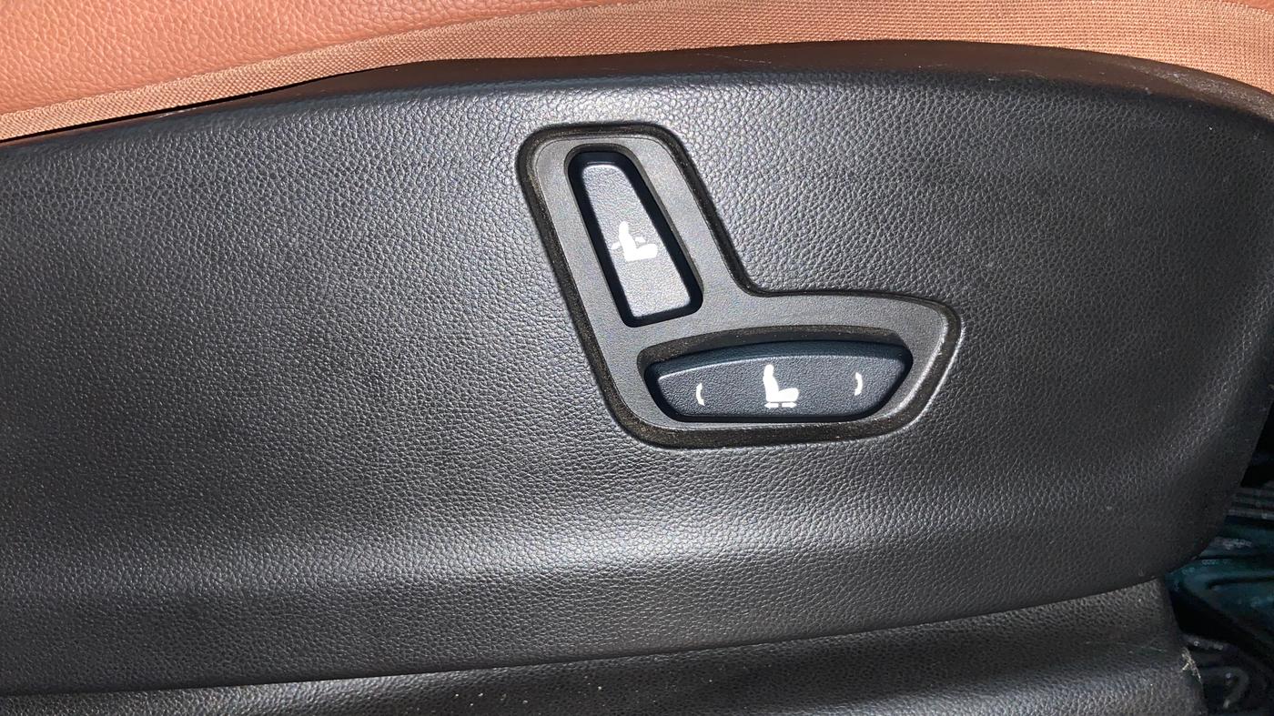 2021 MG HECTOR PLUS SHARP 1.5 PETROL TURBO CVT 6-STR, Petrol, Automatic, 41,127 km, Driver Side Adjustment Panel