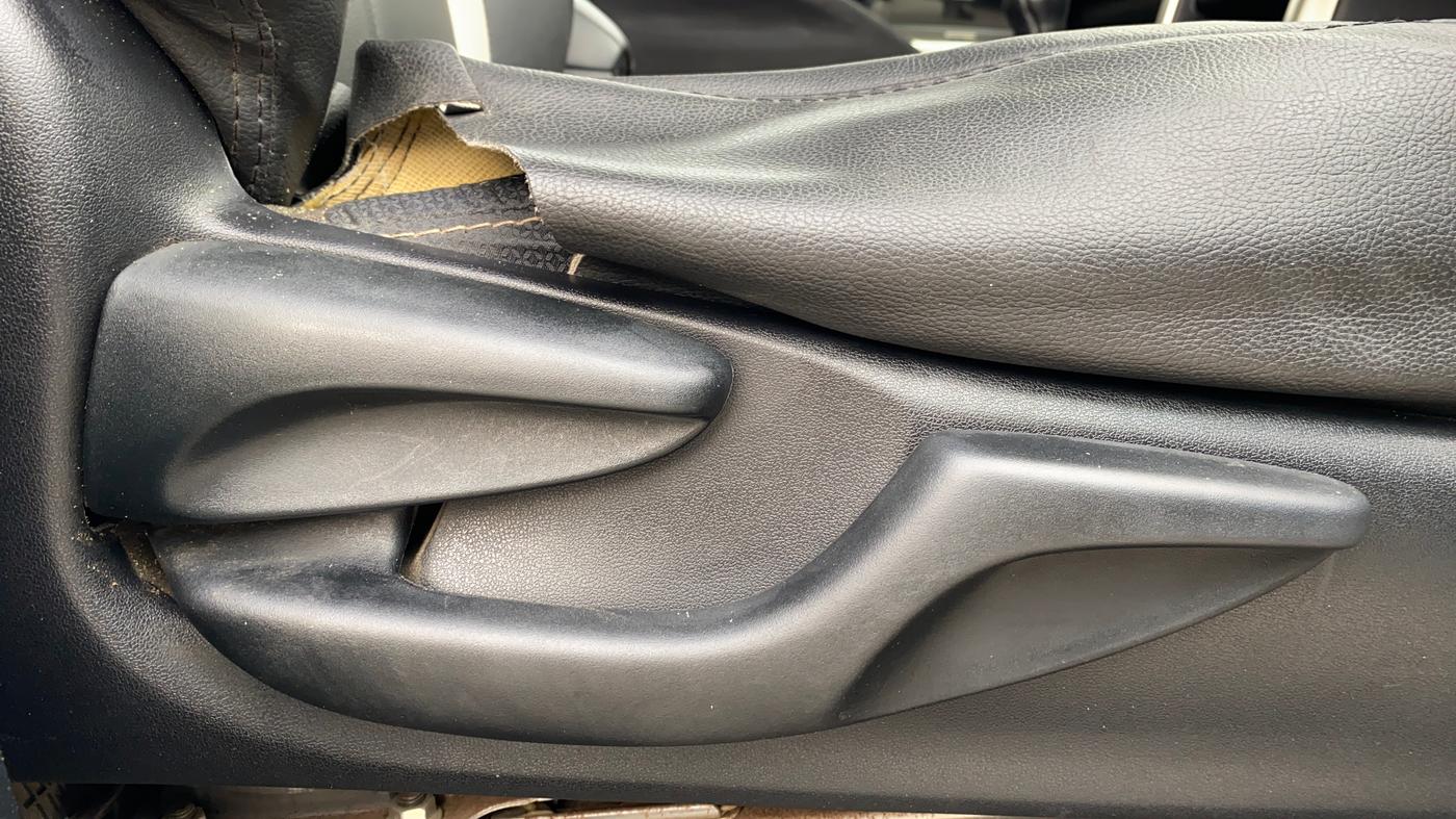 2016 Toyota Innova Crysta 2.4 VX 8 STR, Diesel, Manual, 67,236 km, Driver Side Adjustment Panel