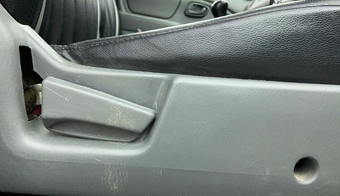2010 Maruti Alto LXI, Petrol, Manual, 71,120 km, Driver Side Adjustment Panel