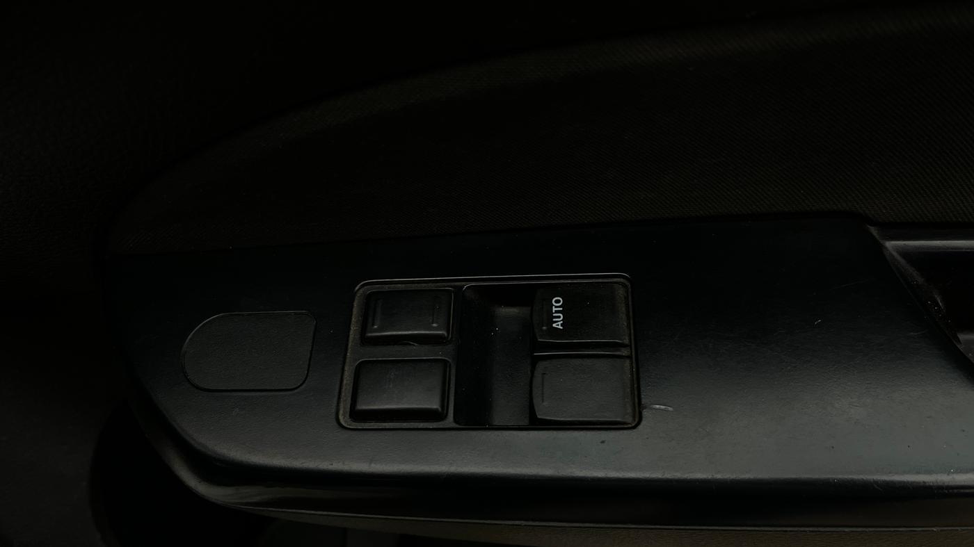 2016 Maruti Swift LXI (O), Petrol, Manual, 51,429 km, Driver Side Door Panels Control