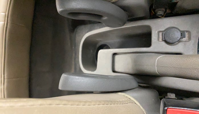 2013 Hyundai i10 MAGNA 1.2, Petrol, Manual, 1,34,639 km, Driver Side Adjustment Panel