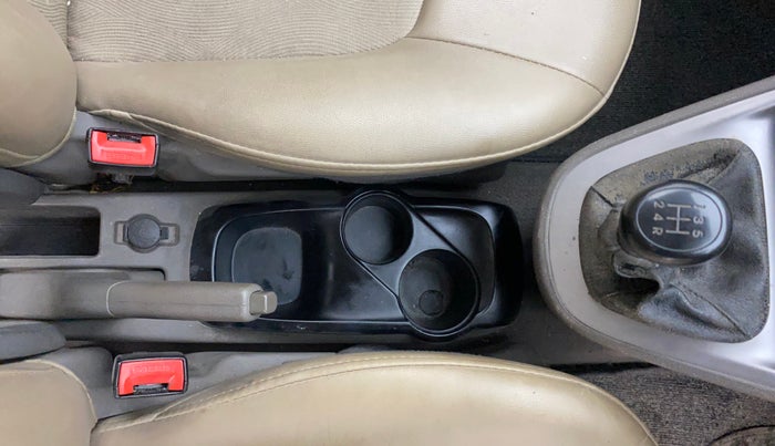 2013 Hyundai i10 MAGNA 1.2, Petrol, Manual, 1,34,639 km, Gear Lever