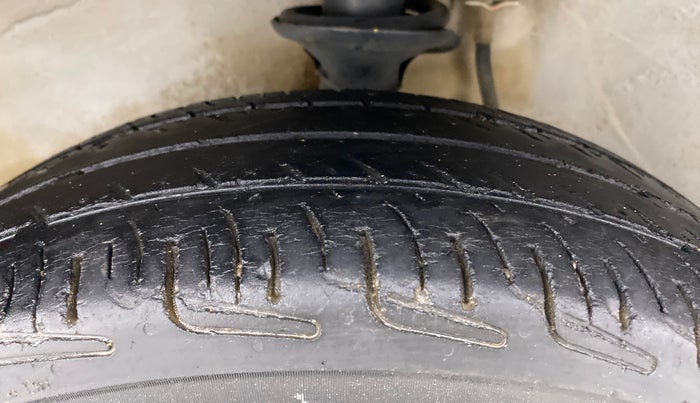 2016 Maruti Alto 800 LXI, Petrol, Manual, 91,603 km, Left Front Tyre Tread