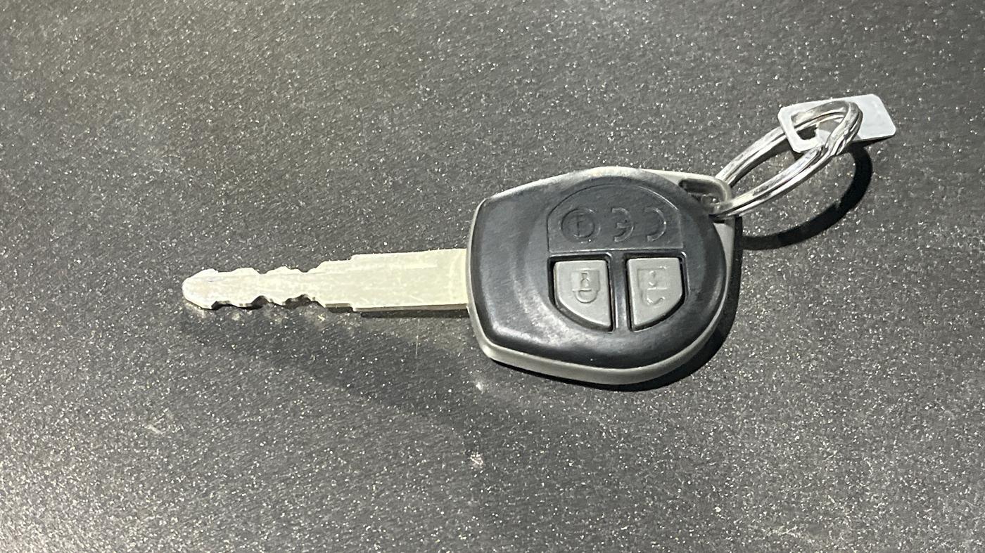 2022 Maruti Dzire VXI AMT, Petrol, Automatic, 69,440 km, Key Close Up