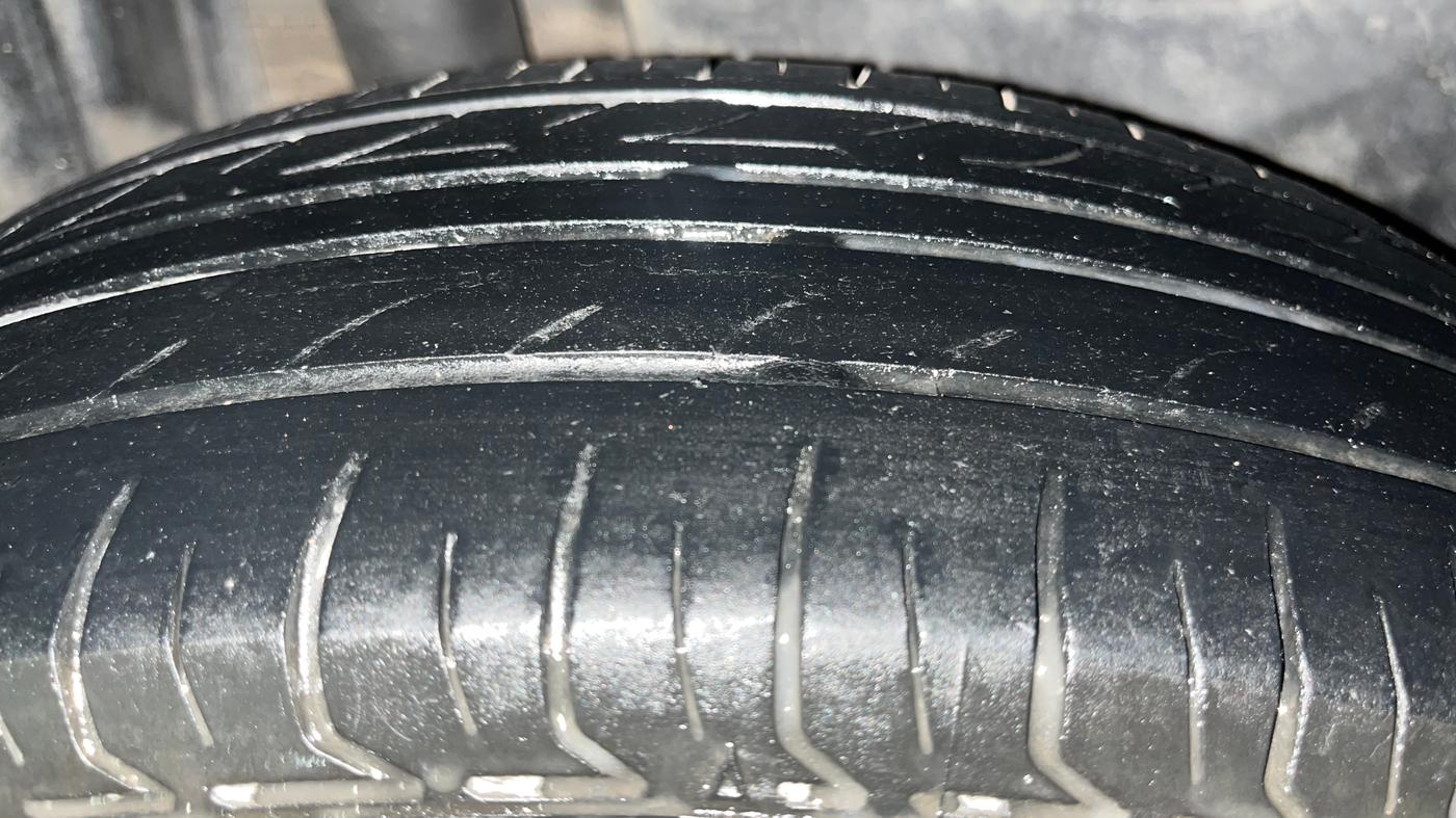 2022 Maruti Dzire VXI AMT, Petrol, Automatic, 69,440 km, Right Rear Tyre Tread