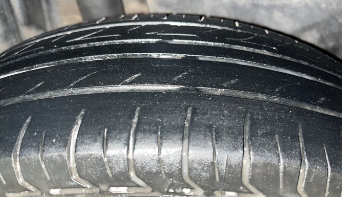 2022 Maruti Dzire VXI AMT, Petrol, Automatic, 69,440 km, Right Rear Tyre Tread