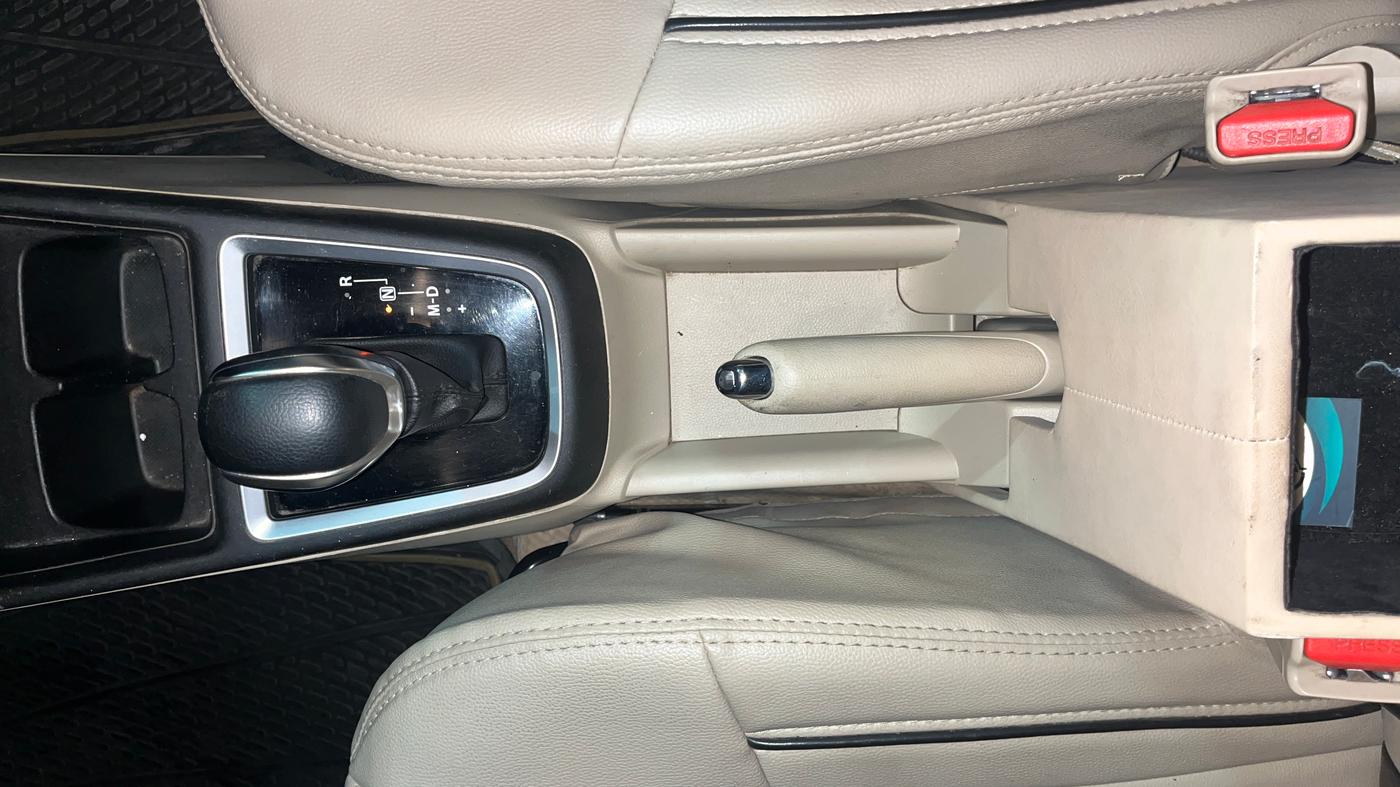 2022 Maruti Dzire VXI AMT, Petrol, Automatic, 69,440 km, Gear Lever