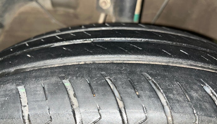 2022 Maruti Dzire VXI AMT, Petrol, Automatic, 69,440 km, Left Front Tyre Tread