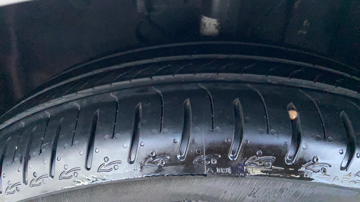 2026 Tata ALTROZ Accomplished S Petrol 5 MT, Petrol, Manual, 3,207 km, Left Front Tyre Tread