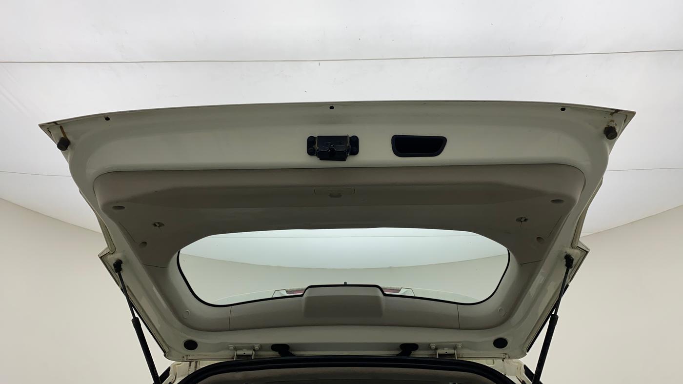 2019 Mahindra XUV300 1.5 W4 MT, Diesel, Manual, 53,218 km, Boot Door Open