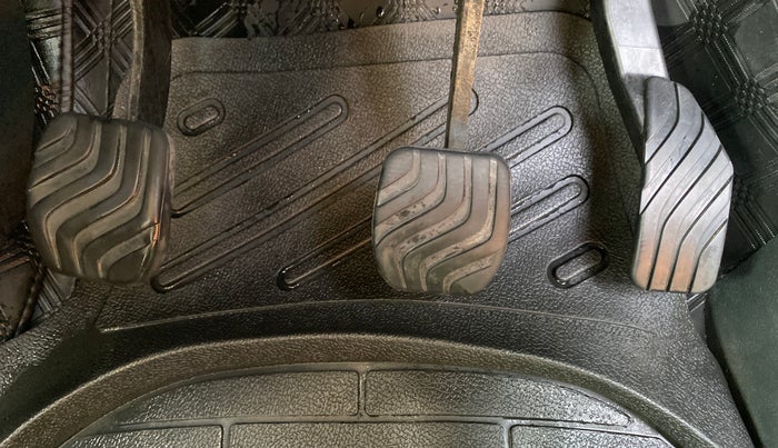 2024 Nissan MAGNITE Acenta B4D 1.0 Petrol MT, Petrol, Manual, 32,396 km, Pedals