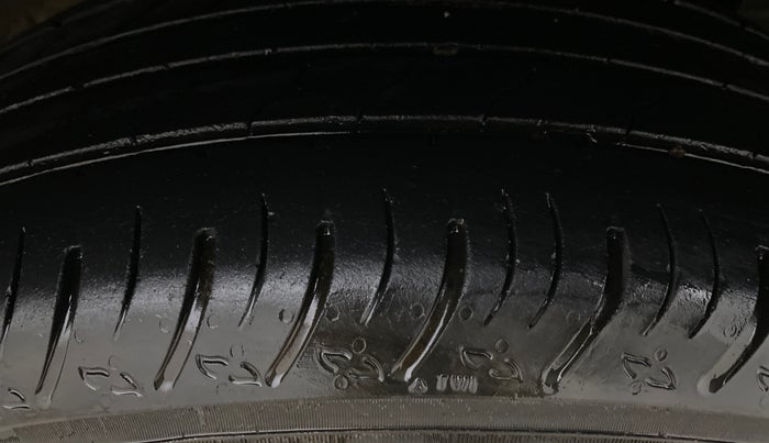 2024 Nissan MAGNITE Acenta B4D 1.0 Petrol MT, Petrol, Manual, 32,396 km, Left Rear Tyre Tread