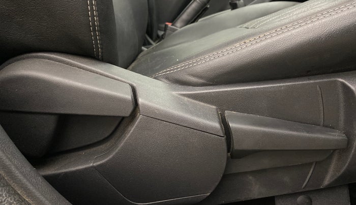 2024 Nissan MAGNITE Acenta B4D 1.0 Petrol MT, Petrol, Manual, 32,396 km, Driver Side Adjustment Panel