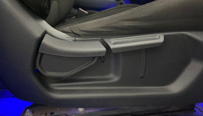 2020 Hyundai VENUE S+ 1.2, Petrol, Manual, 62,110 km, Driver Side Adjustment Panel