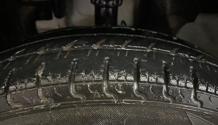 2019 Renault Kwid RXT 1.0 (O), Petrol, Manual, 42,793 km, Left Front Tyre Tread