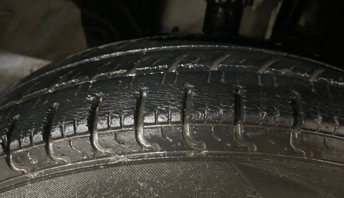 2019 Renault Kwid RXT 1.0 (O), Petrol, Manual, 42,793 km, Right Front Tyre Tread