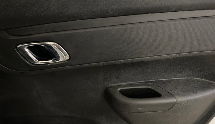 2019 Renault Kwid RXT 1.0 (O), Petrol, Manual, 42,793 km, Driver Side Door Panels Control