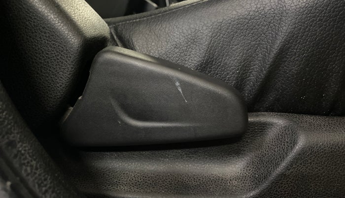 2019 Renault Kwid RXT 1.0 (O), Petrol, Manual, 42,793 km, Driver Side Adjustment Panel