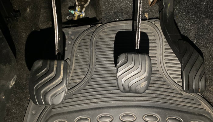 2019 Renault Kwid RXT 1.0 (O), Petrol, Manual, 42,793 km, Pedals