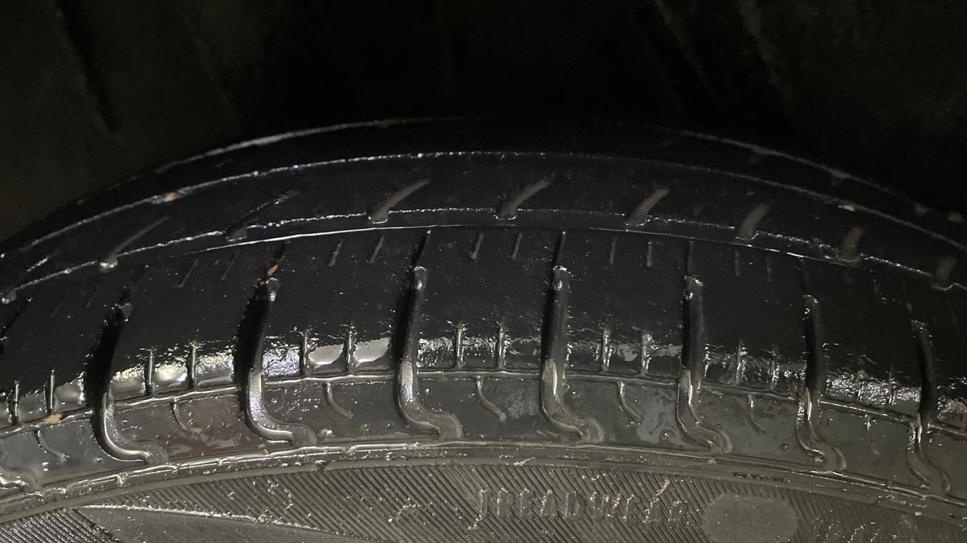 2019 Renault Kwid RXT 1.0 (O), Petrol, Manual, 42,793 km, Right Rear Tyre Tread
