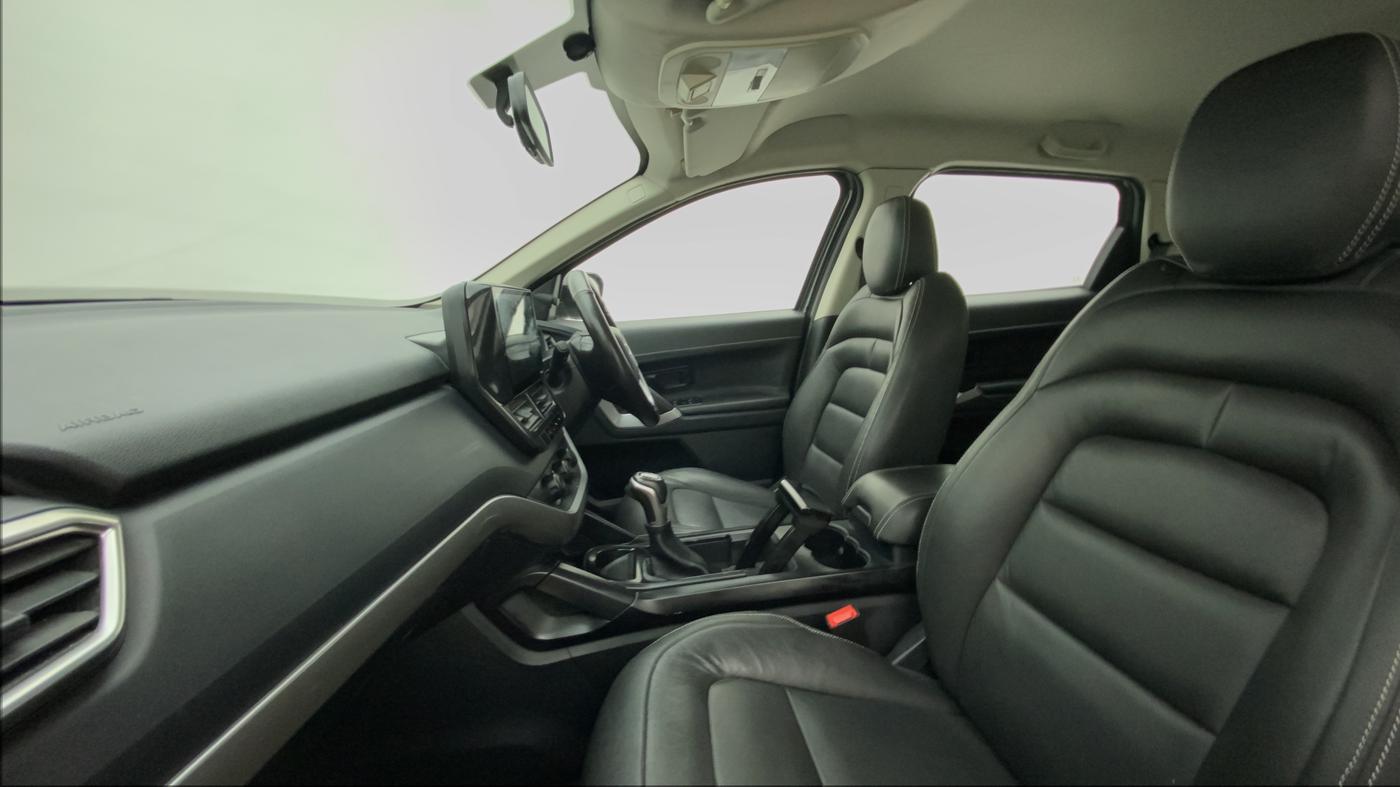 2021 Tata Harrier XMA 2.0L KRYOTEC, Diesel, Automatic, 27,724 km, Right Side Front Door Cabin