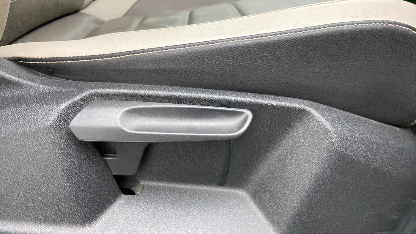 2020 Volkswagen T-ROC 1.5 TSI AT, Petrol, Automatic, 63,073 km, Driver Side Adjustment Panel