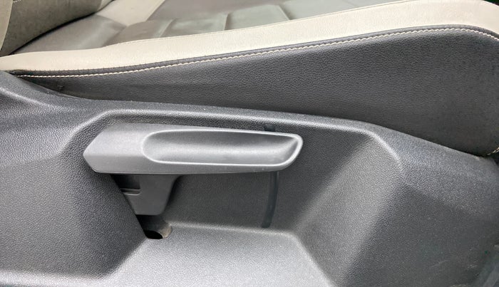 2020 Volkswagen T-ROC 1.5 TSI AT, Petrol, Automatic, 63,073 km, Driver Side Adjustment Panel