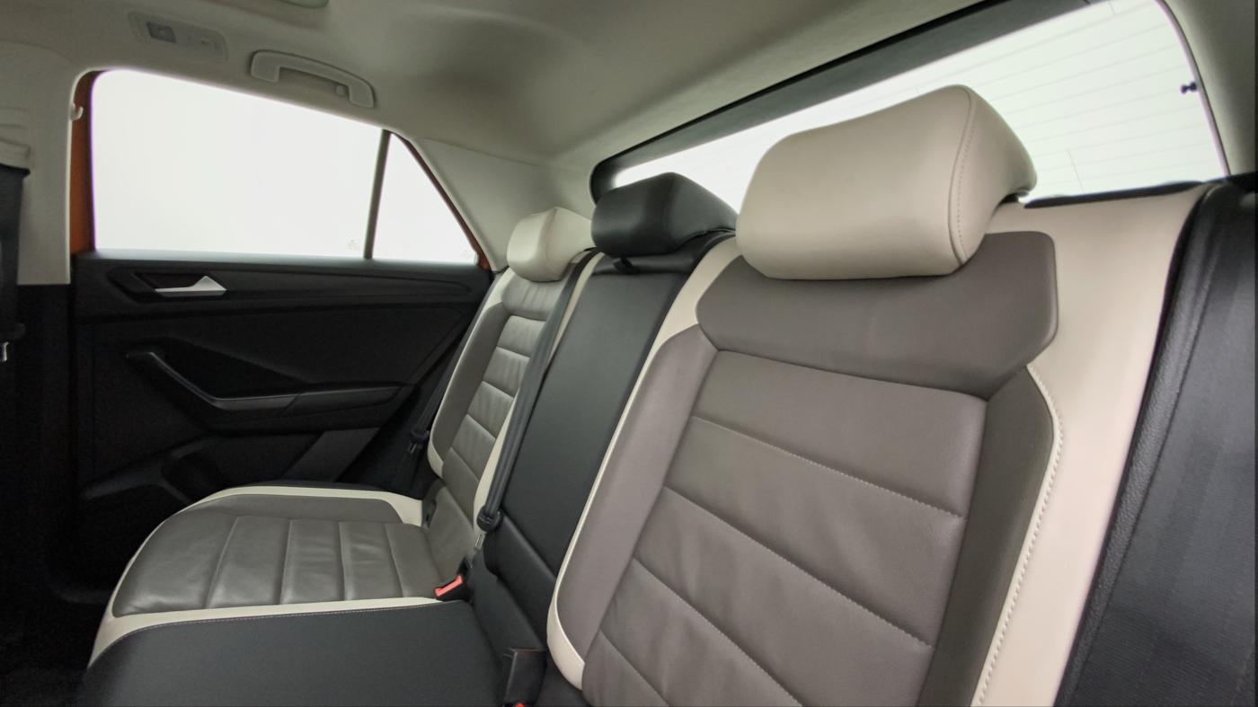 2020 Volkswagen T-ROC 1.5 TSI AT, Petrol, Automatic, 63,073 km, Right Side Rear Door Cabin