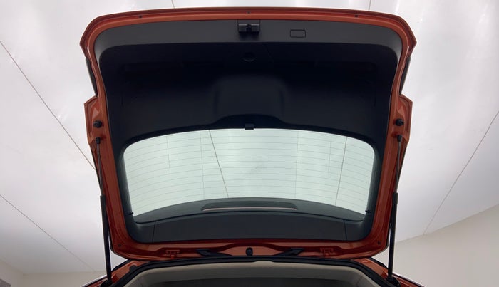 2020 Volkswagen T-ROC 1.5 TSI AT, Petrol, Automatic, 63,073 km, Boot Door Open