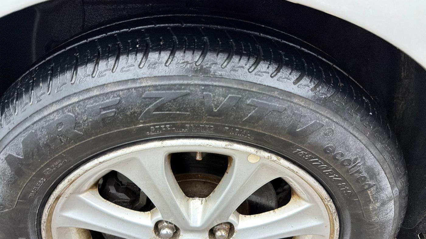 2015 Hyundai Grand i10 ASTA AT 1.2 KAPPA VTVT, Petrol, Automatic, 69,913 km, Left Front Tyre Tread