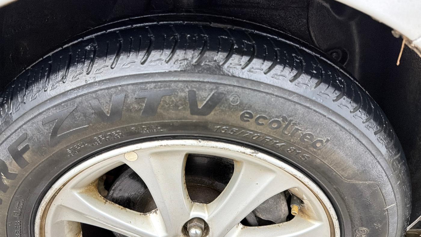 2015 Hyundai Grand i10 ASTA AT 1.2 KAPPA VTVT, Petrol, Automatic, 69,913 km, Right Front Tyre Tread