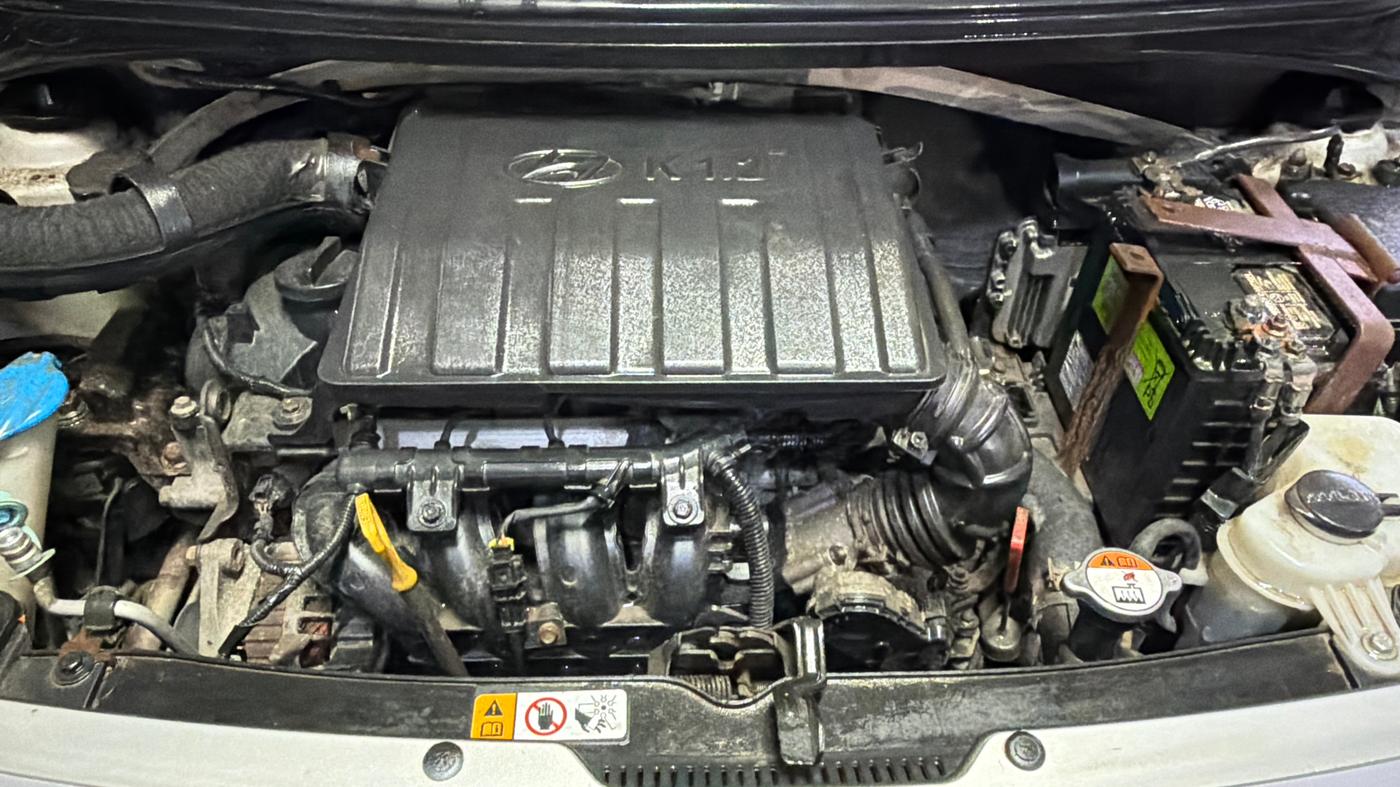 2015 Hyundai Grand i10 ASTA AT 1.2 KAPPA VTVT, Petrol, Automatic, 69,913 km, Engine View