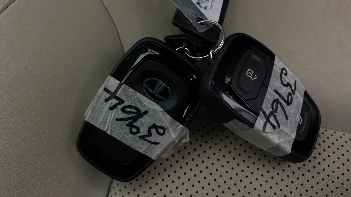 2024 Tata TIGOR XZA PLUS PETROL, Petrol, Automatic, 18,249 km, Key Close Up