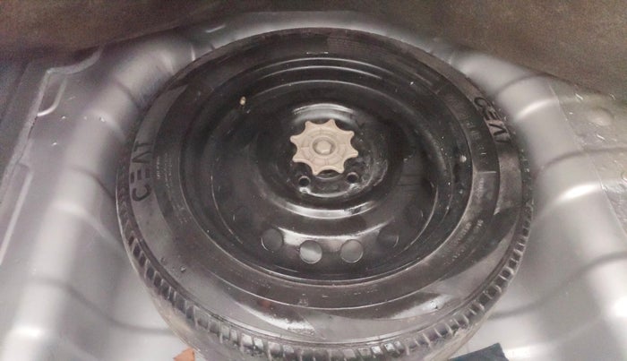 2015 Hyundai Xcent SX 1.2 (O), Petrol, Manual, 93,667 km, Spare Tyre